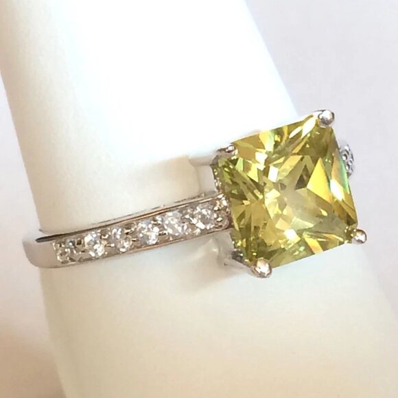 Sterling Silver Green Cubic Zirconia Ring Size 9 10 Princess Simulated Peridot - Picture 3 of 12